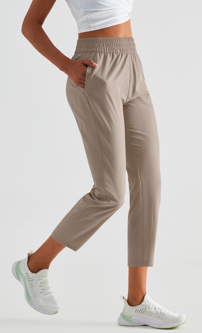 Mid-Rise Lightweight Short Pants